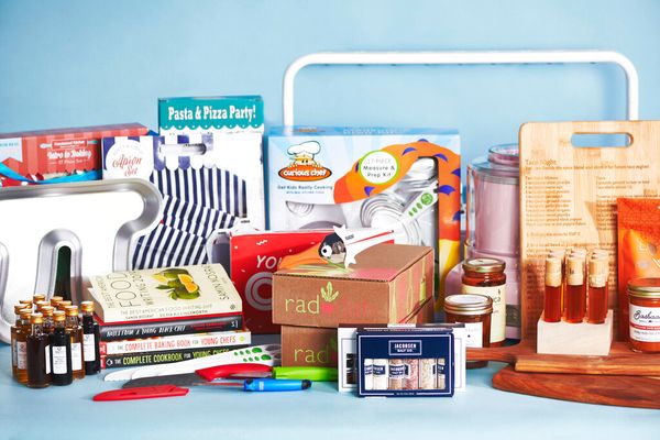 From Kitchen Tools to Books: Gifts for Young Chefs