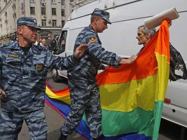 Russian Parliament Moves to Expand 'Gay Propaganda' Law