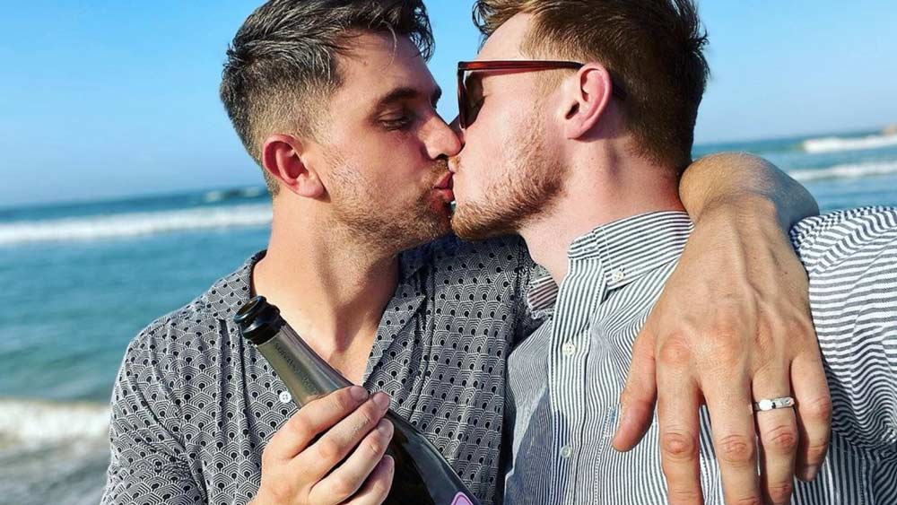 Soap Opera Brothers Max Parker and Kris Mochrie Announce Wedding Date