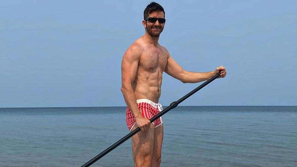 Gay Twitter Swooning for Thirst-Trapping Former Nickelodeon Star Ross Hull