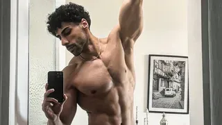 Aurelian is the Emperor of the Back Flex
